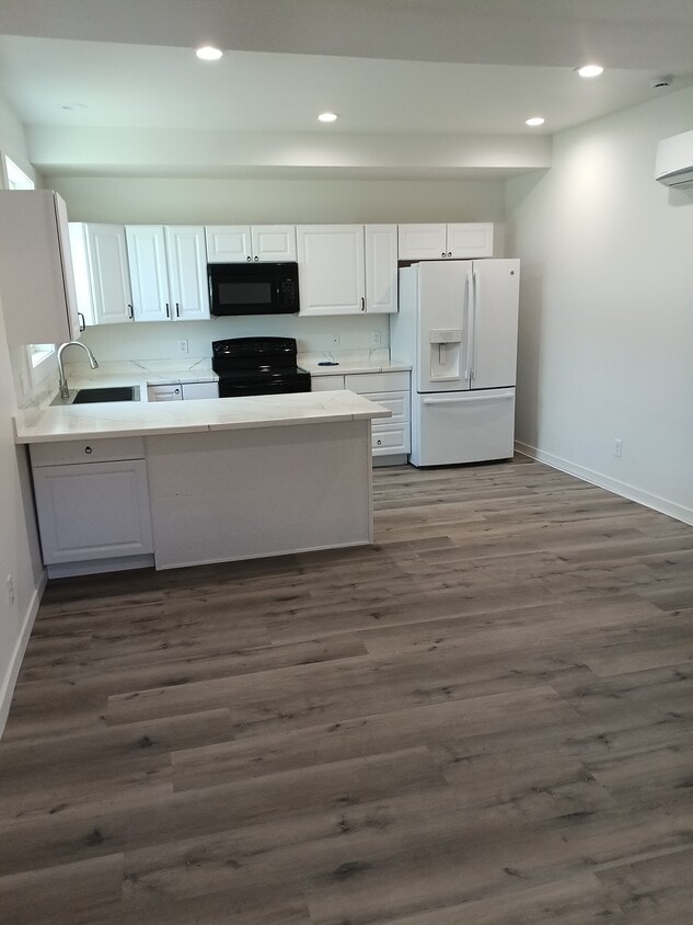 Foto principal - 2250 E Unity Way