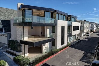 Building Photo - 2016 Ocean Dr