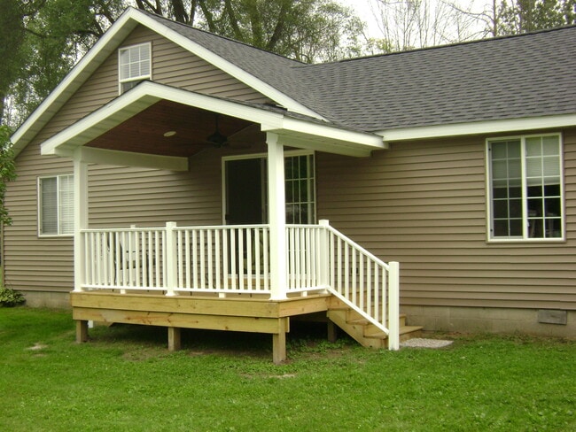Building Photo - 11680 W Freeland Rd
