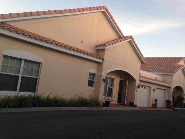 Building Photo - 347 David Walker Dr