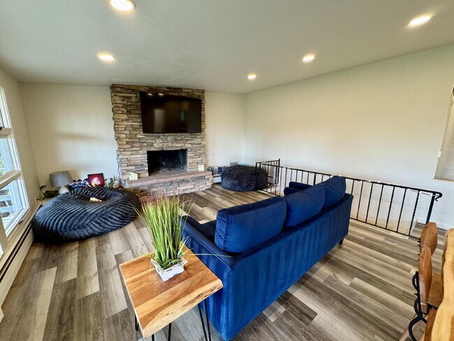 Foto del edificio - 11922 Hillcrest Rd