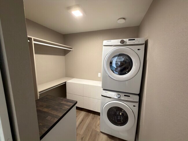 Closet with Storage and Samsung W/D - 219 S 1st Ave