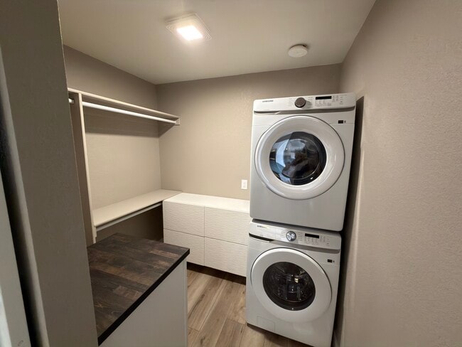 Closet with Storage and Samsung W/D - 219 S 1st Ave