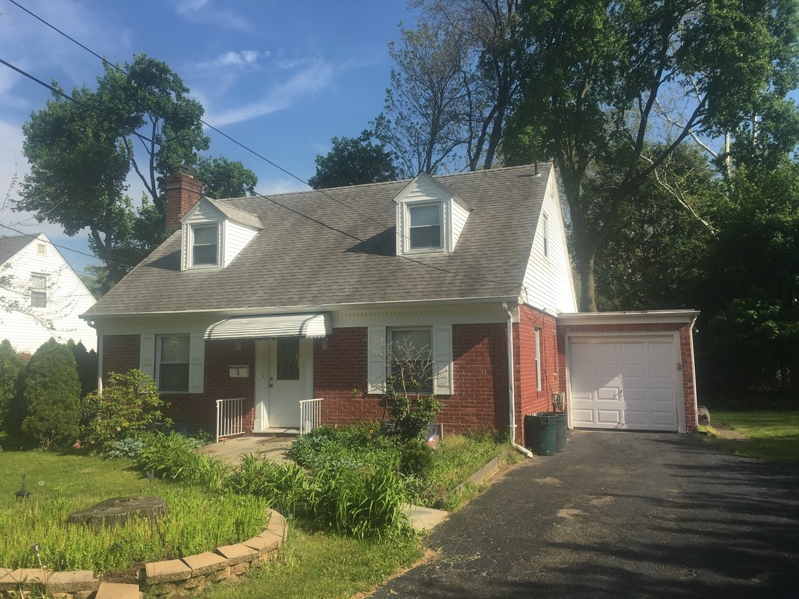 1 Ramsey Terrace, Fair Lawn, NJ 07410 House for Rent in Fair Lawn, NJ