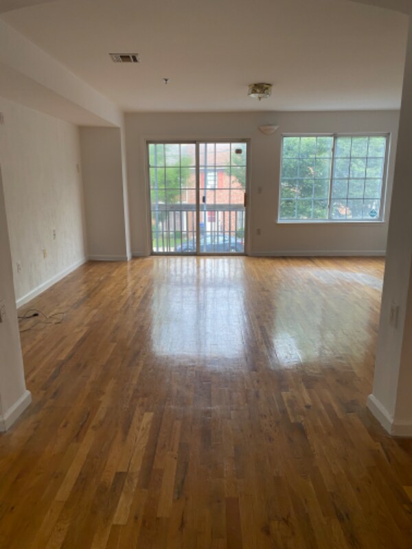 232 Mt Pleasant Ave Unit Apt 3, Newark, NJ 07104 Room for Rent in