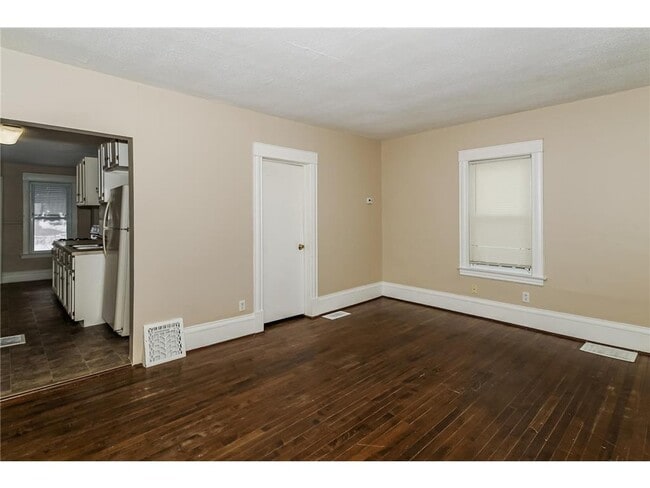 Building Photo - 4042 Clinton Ave