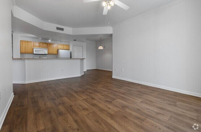 Building Photo - 405 S Villa San Marco Dr