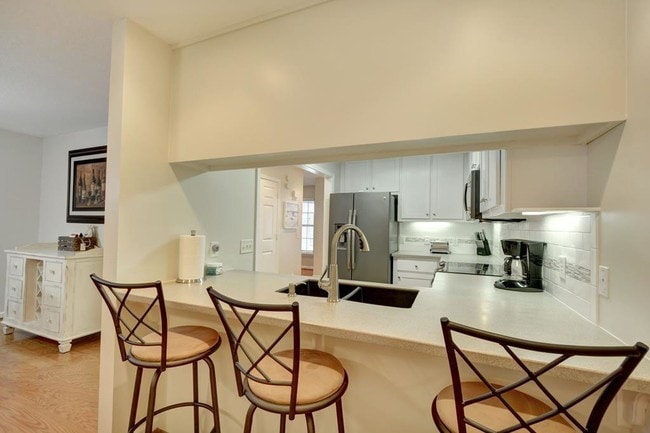Building Photo - 200 Salt Air Dr