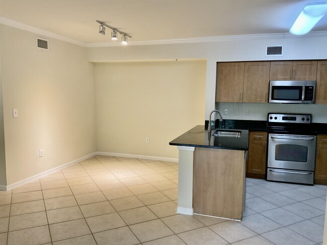 Building Photo - 6559 Emerald Dunes Dr