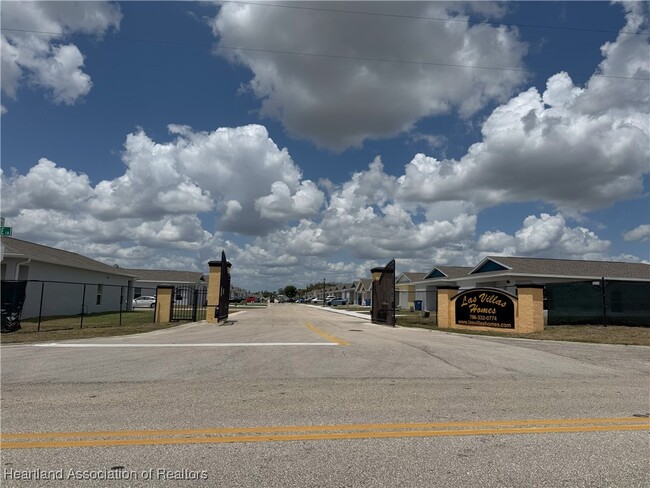 Building Photo - 1517 Las Villas Blvd