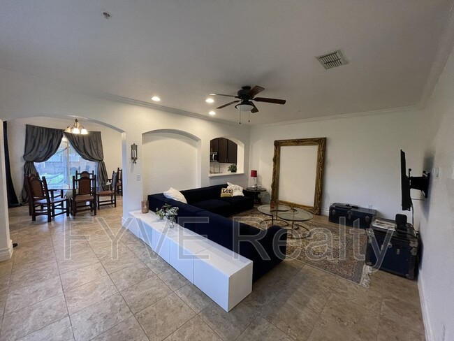 Building Photo - 13954 Dove Wing Ct