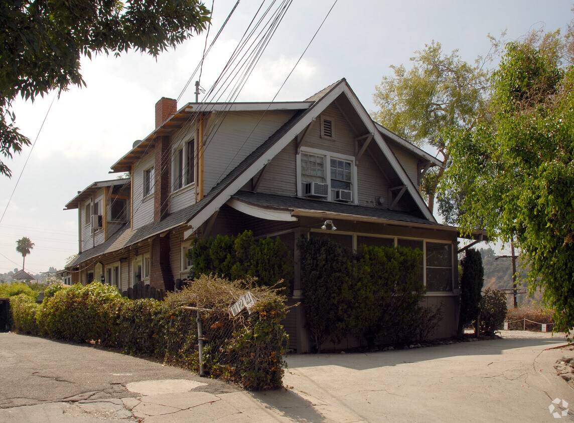 Building Photo - 128-130 S Avenue 63