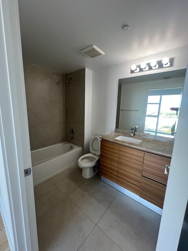 Foto del edificio - 1524 NE Miami Pl