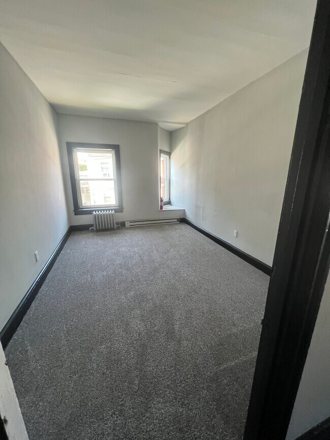 Bedroom - 100 E Locust St