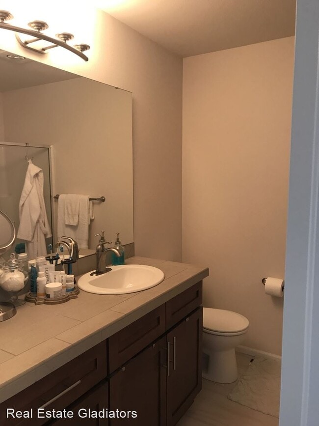 Building Photo - 2 br, 2.5 bath House - 4418 135th PL SE #5
