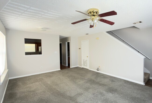 Foto del edificio - 339 Brookfield Rd