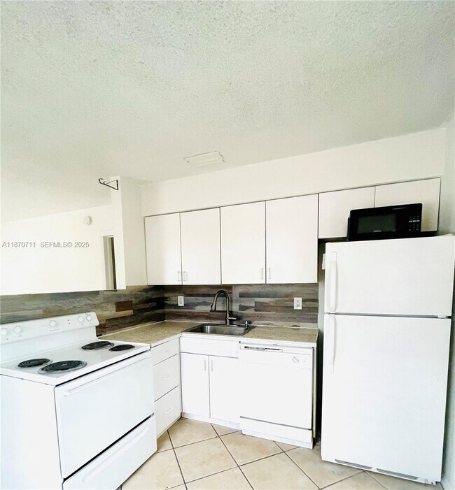 Foto del edificio - 400 SE 31st St