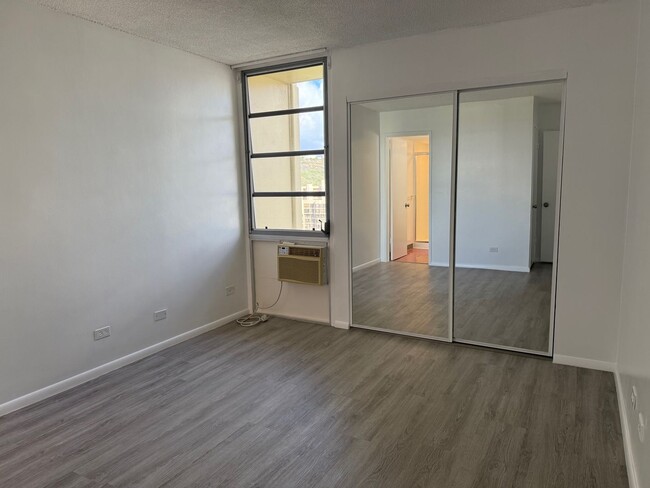 Building Photo - Newly Renovated 2 Bedrooms, 2 Full Baths with Parking at Century West