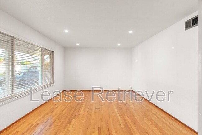 Foto del edificio - 1265 Slayton Dr