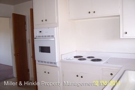 Building Photo - 390 Dunster Dr