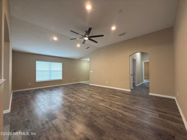 Building Photo - 2472 Willowbend Dr