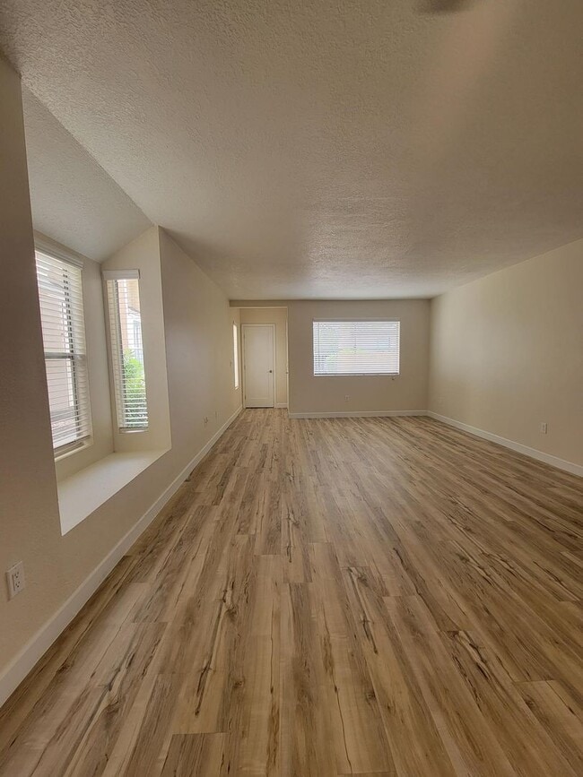 Interior Photo - Sand Pebble