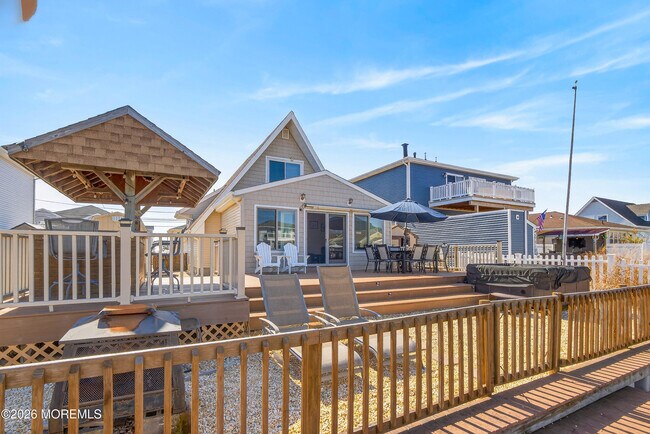 Building Photo - 13 Clearwater Way