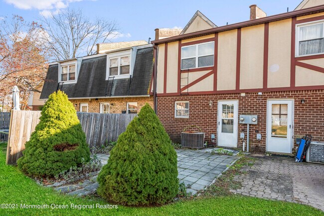 Building Photo - 53 Briar Mills Dr