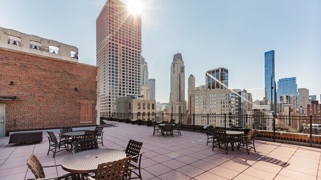 Foto del edificio - 1100 N Dearborn St