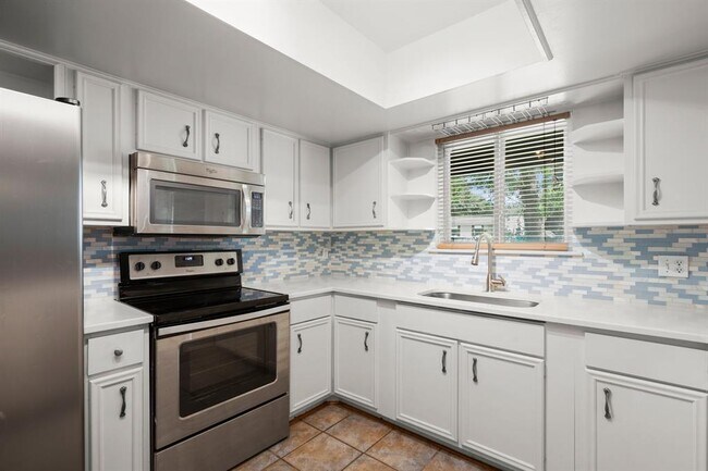 Foto del edificio - 5103 Orleans Ct