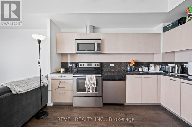 Building Photo - 70 Distillery Lane