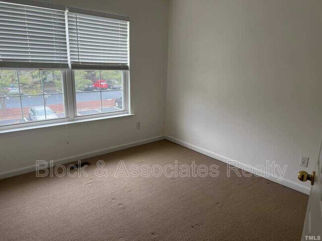 Foto del edificio - 2910 Barrymore St