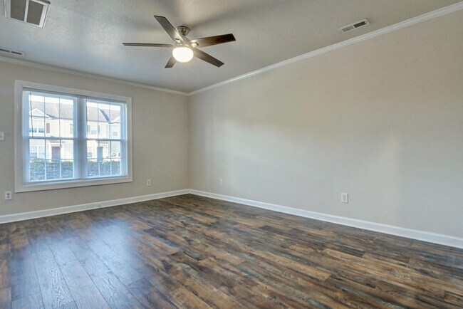 Foto del edificio - 202 Bridgewood Dr