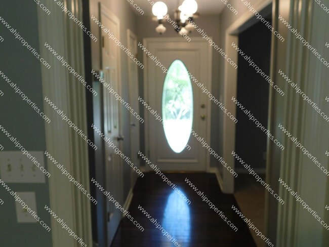 Building Photo - 11313 Mountain Crest Dr SE