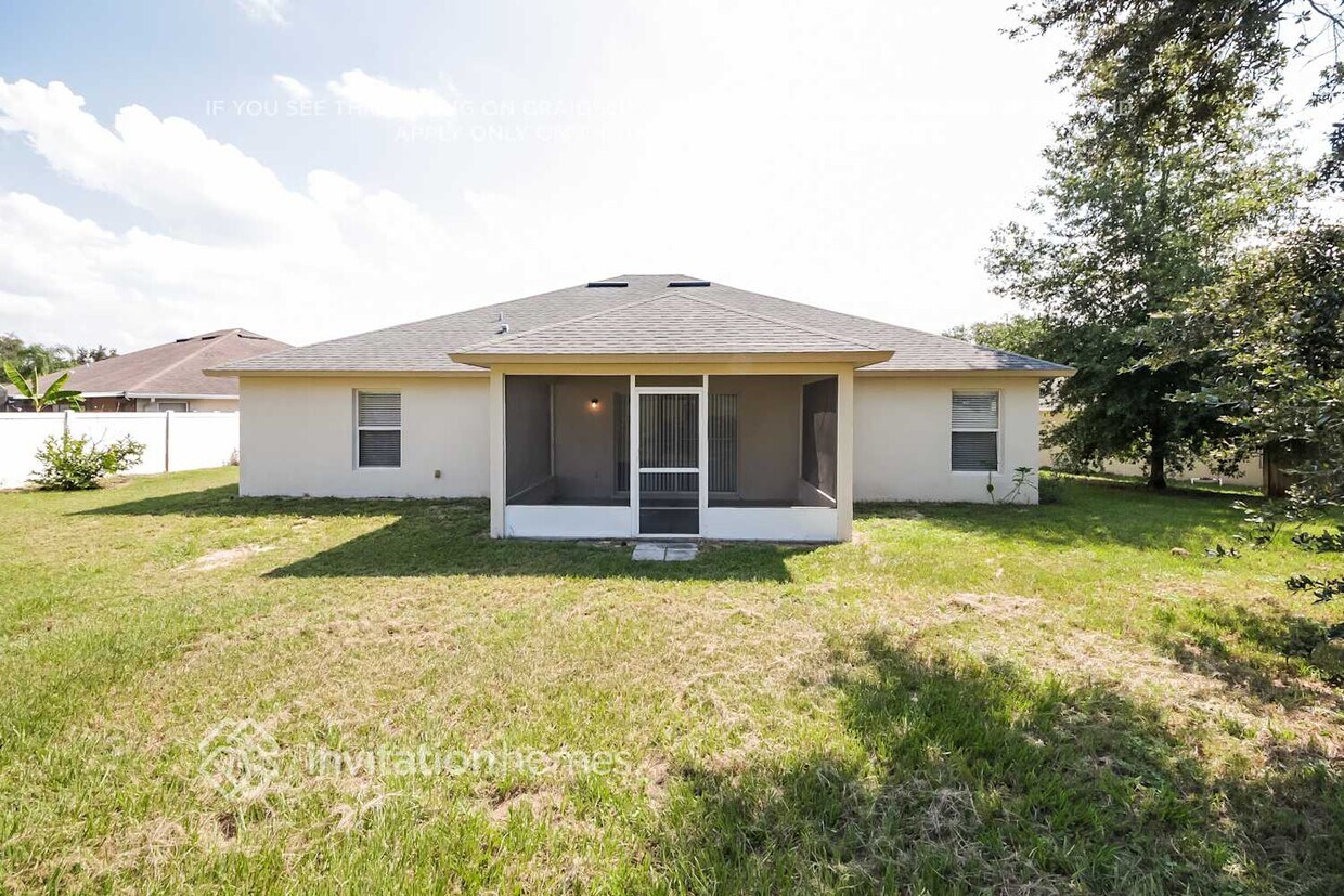 Foto del edificio - 1911 Summit Oaks Cir