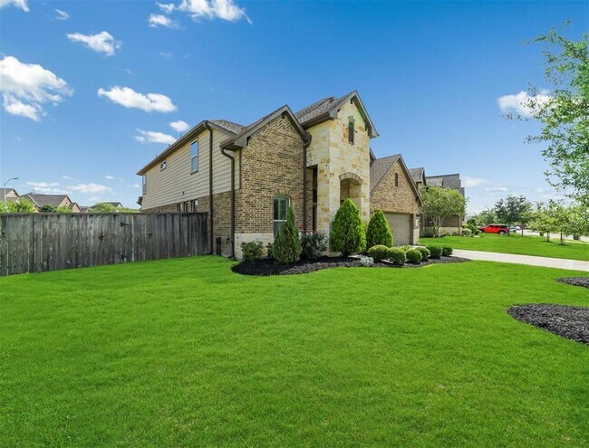 Foto del edificio - 28710 Brownwood Lake Dr