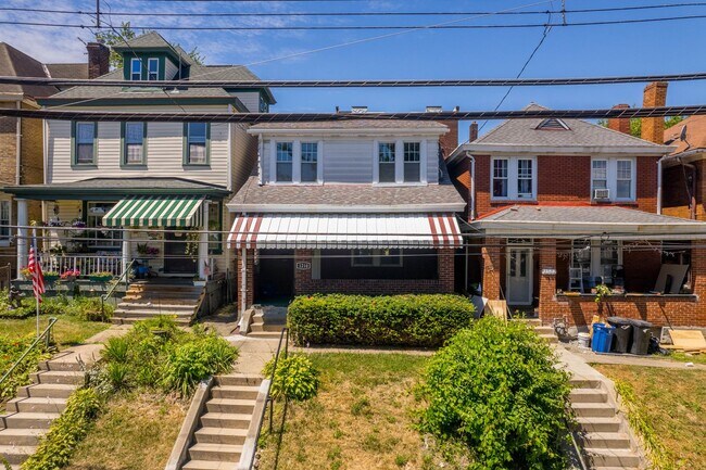Building Photo - Stunning 3 bedroom home in Carrick availab...
