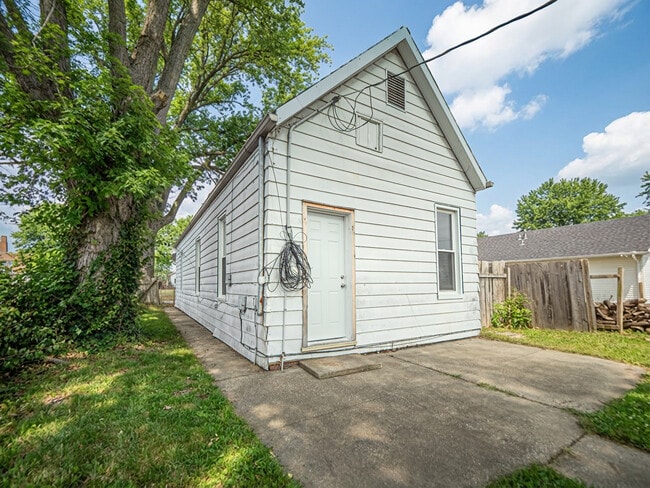 Foto del edificio - 1237 E Indiana St