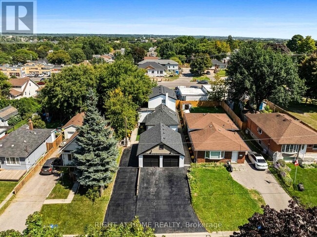 Building Photo - 477 Montrave Ave