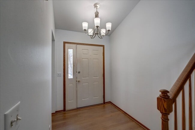 Building Photo - 2806 Wentworth Dr