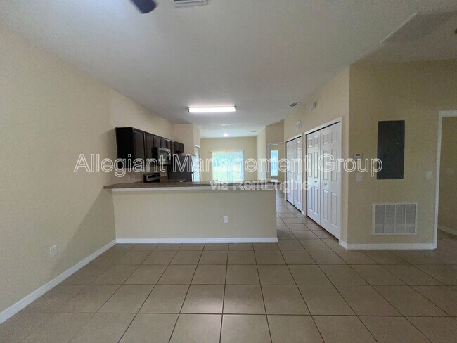 Building Photo - 645 Bluebill Ct