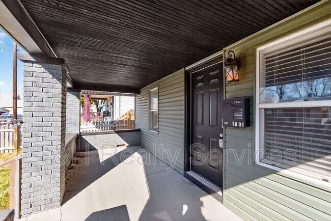 Building Photo - 1831 Olive St