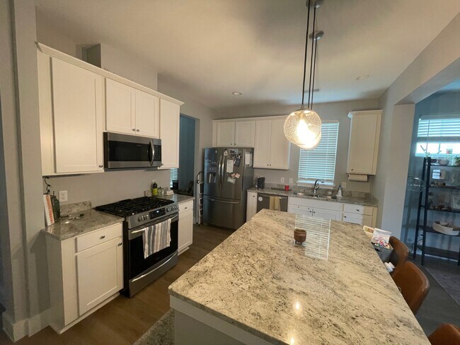 Foto del edificio - 571 Cross Park Ln