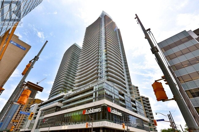 Building Photo - 89-2689 Dunfield Ave