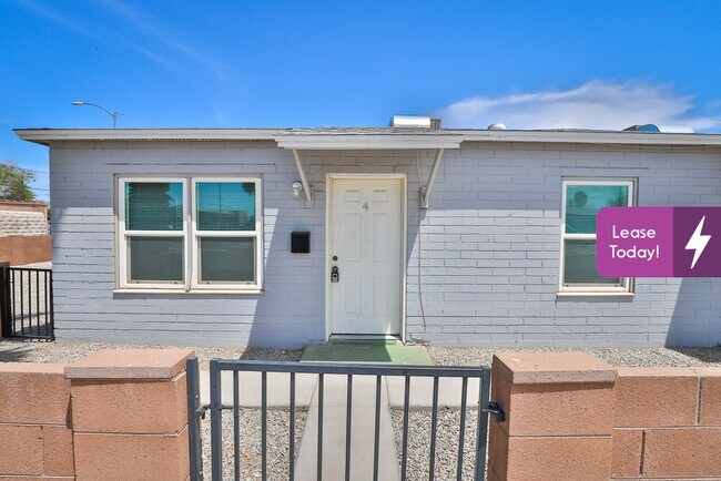 Building Photo - 907 N 22nd Pl