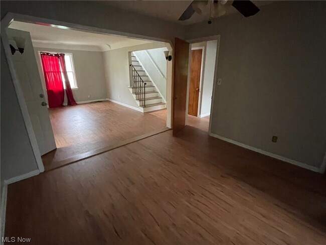 Foto del edificio - 16704 Meadowvale Ave