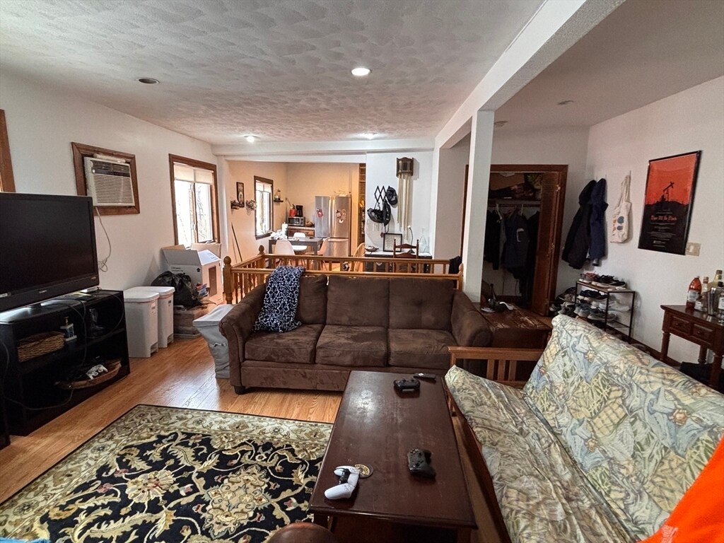 Foto principal - 168 Auburn St