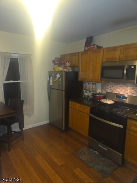 Foto del edificio - 426 Tompkins St
