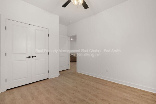 Foto del edificio - 8800 Cantera Dr