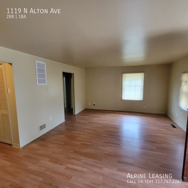 Building Photo - West Side 2 Bedroom